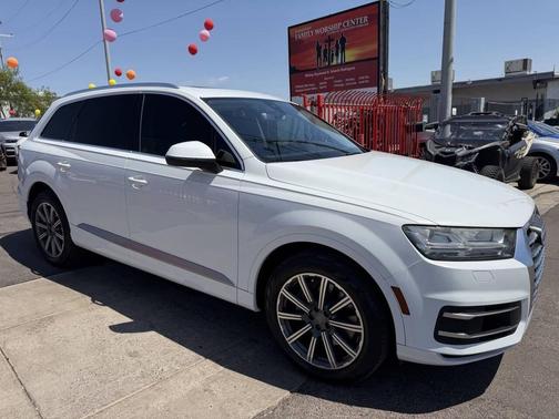 White 2017 Audi Q7 3.0T Prestige