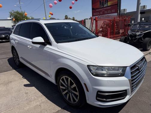 White 2017 Audi Q7 3.0T Prestige