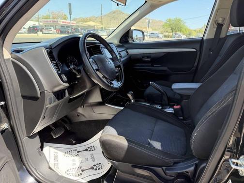 Black 2017 Mitsubishi Outlander ES S-AWC