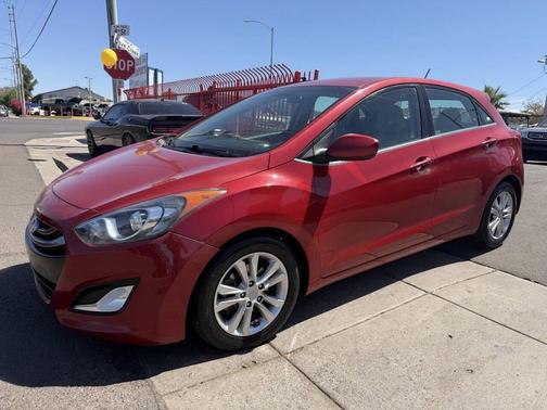 Red 2014 Hyundai Elantra GT Base