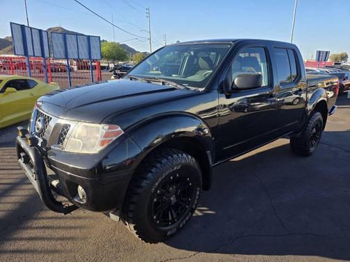 Black 2019 Nissan Frontier SV