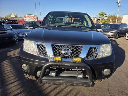 Black 2019 Nissan Frontier SV