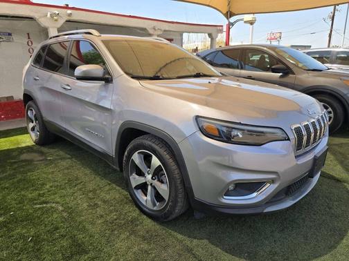 Gray 2019 Jeep Cherokee Limited