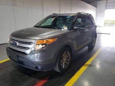 Gray 2014 Ford Explorer XLT