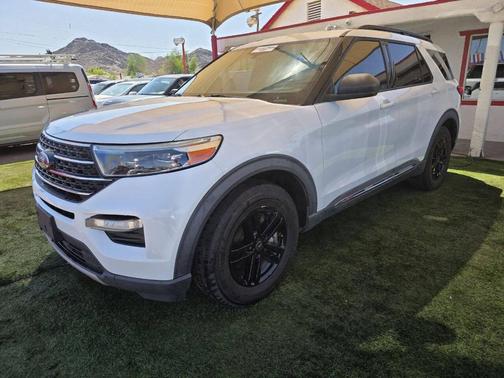 White 2020 Ford Explorer XLT 4dr SUV