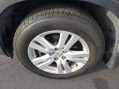 Gray 2017 Honda Pilot LX