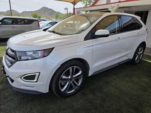 White 2018 Ford Edge Sport