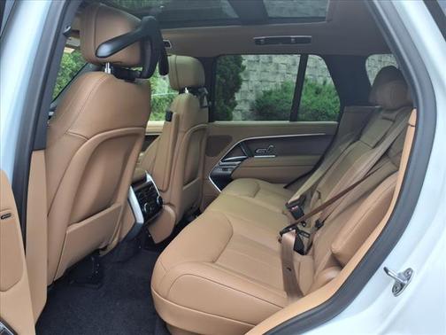 2025 Land Rover Range Rover P400 SE