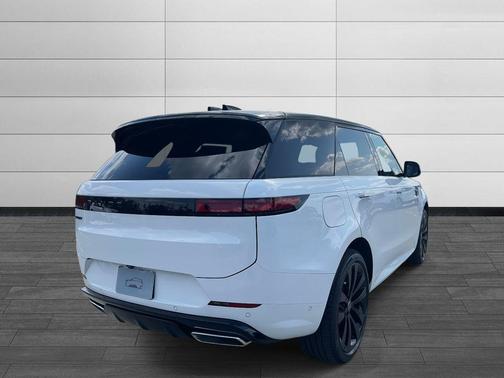 2025 Land Rover Range Rover Sport SE