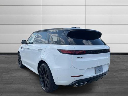 2025 Land Rover Range Rover Sport SE