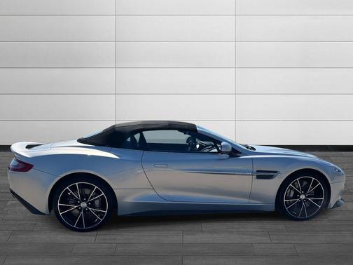 2016 Aston Martin Vanquish Volante