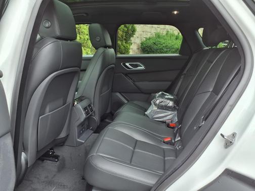 2026 Land Rover Range Rover Velar P250 SE R-Dynamic