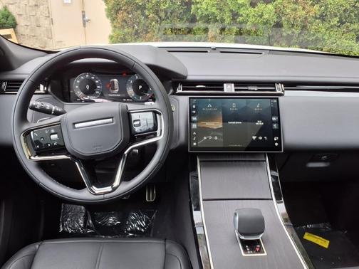 2026 Land Rover Range Rover Velar P250 SE R-Dynamic
