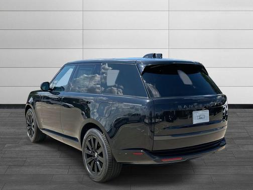 2025 Land Rover Range Rover P550e Autobiography