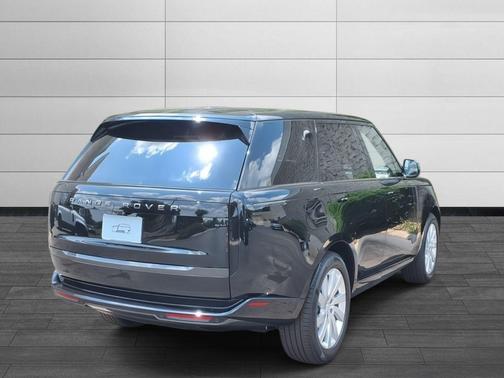 2025 Land Rover Range Rover P400 SE