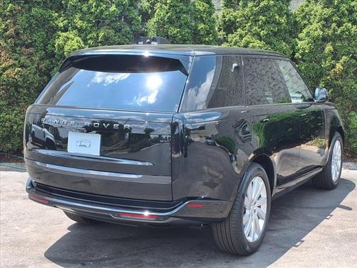 2025 Land Rover Range Rover P400 SE