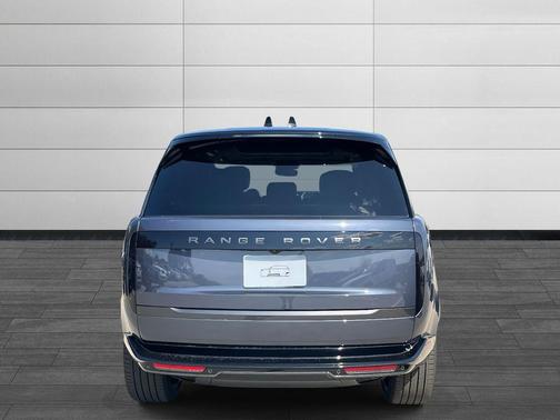 2025 Land Rover Range Rover P400 SE 7 Seat