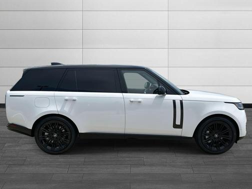 2025 Land Rover Range Rover P530 SE 7 Seat