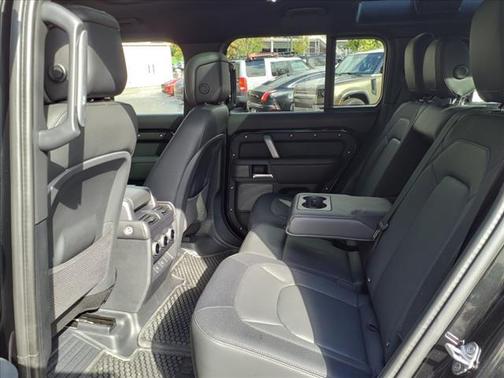 2024 Land Rover Defender X-Dynamic SE