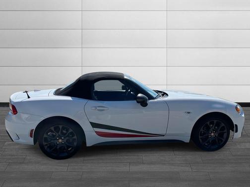 2018 FIAT 124 Spider Base