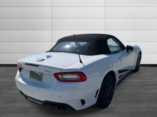 2018 FIAT 124 Spider Base