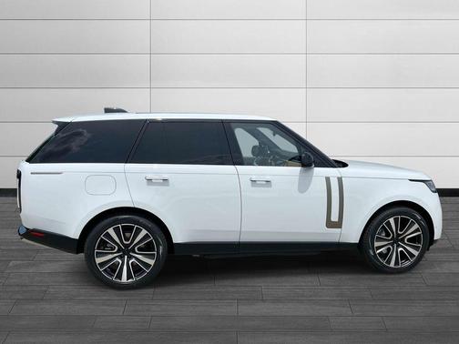 White 2026 Land Rover Range Rover P550e SE