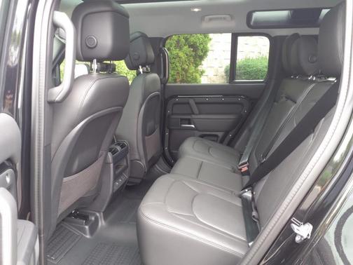 2025 Land Rover Defender 110 P500 X-Dynamic SE