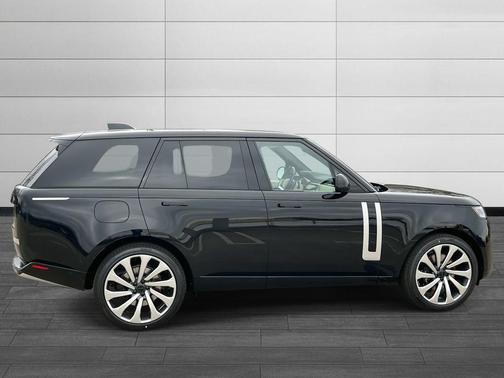 2026 Land Rover Range Rover P530 Autobiography