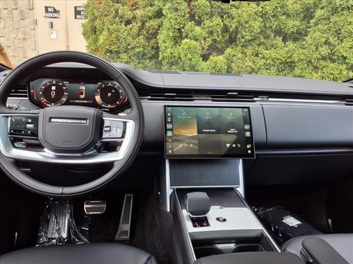 2025 Land Rover Range Rover P530 SE