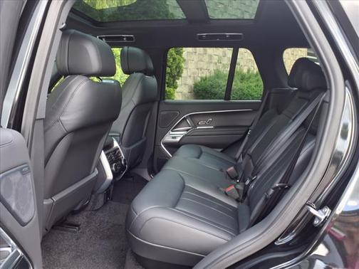 2025 Land Rover Range Rover P530 SE