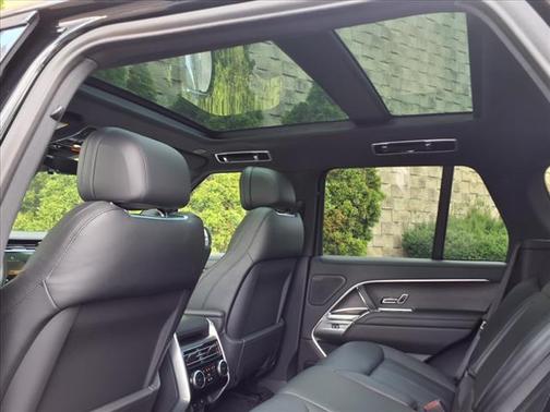 2025 Land Rover Range Rover P530 SE