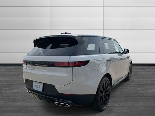 2025 Land Rover Range Rover Sport SE