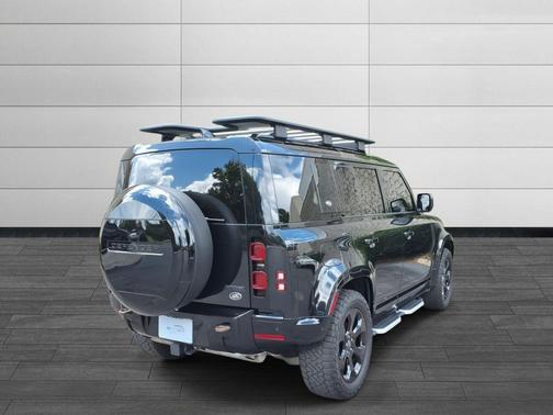 2023 Land Rover Defender 110 X-Dynamic SE