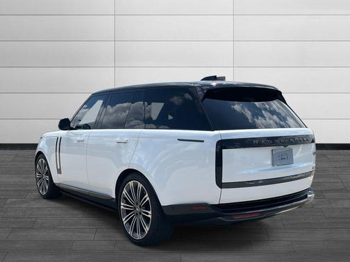 2023 Land Rover Range Rover P530 SE
