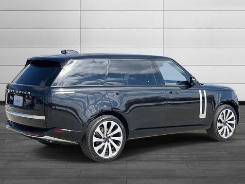2026 Land Rover Range Rover P530 Autobiography