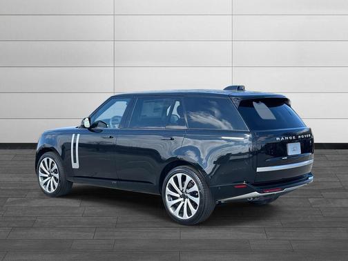2026 Land Rover Range Rover P530 Autobiography