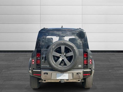 2023 Land Rover Defender 110 X-Dynamic SE