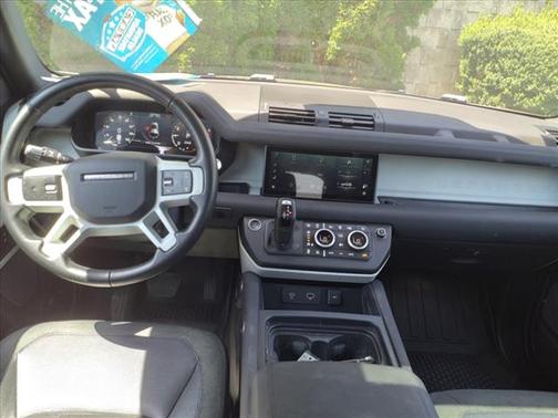 2020 Land Rover Defender 110 SE