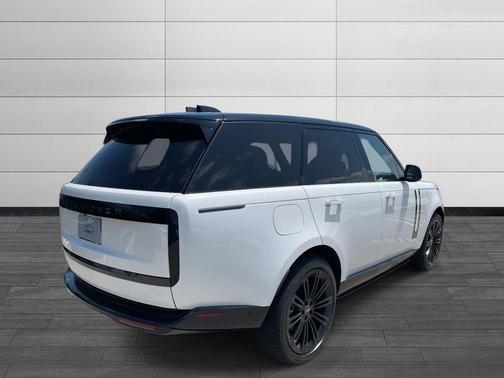 2025 Land Rover Range Rover P400 SE