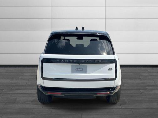 White 2023 Land Rover Range Rover P400 SE