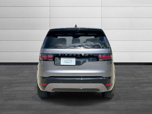 Gray 2024 Land Rover Discovery P360 Dynamic SE