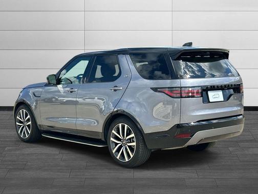 Gray 2024 Land Rover Discovery P360 Dynamic SE