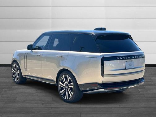 Gold 2023 Land Rover Range Rover P530 SE