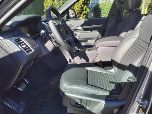 2025 Land Rover Discovery P360 Dynamic SE