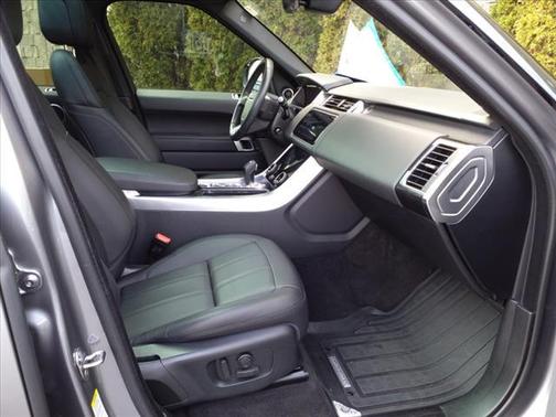 2020 Land Rover Range Rover Sport SE