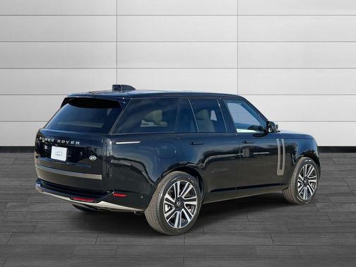 2023 Land Rover Range Rover P530 SE