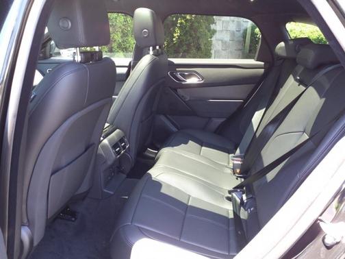 2025 Land Rover Range Rover Velar P250 SE R-Dynamic