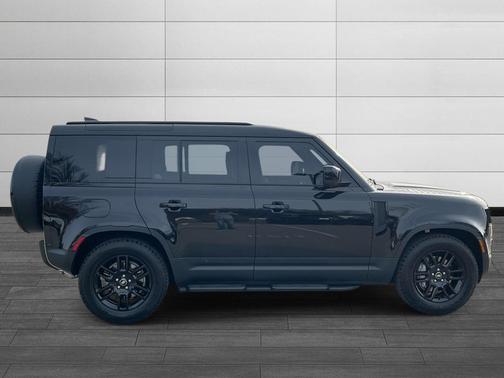 2025 Land Rover Defender 110 P300