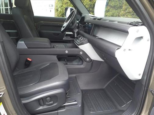 2020 Land Rover Defender 110 SE