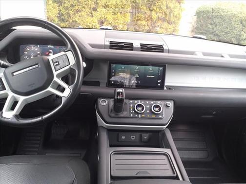 2020 Land Rover Defender 110 SE